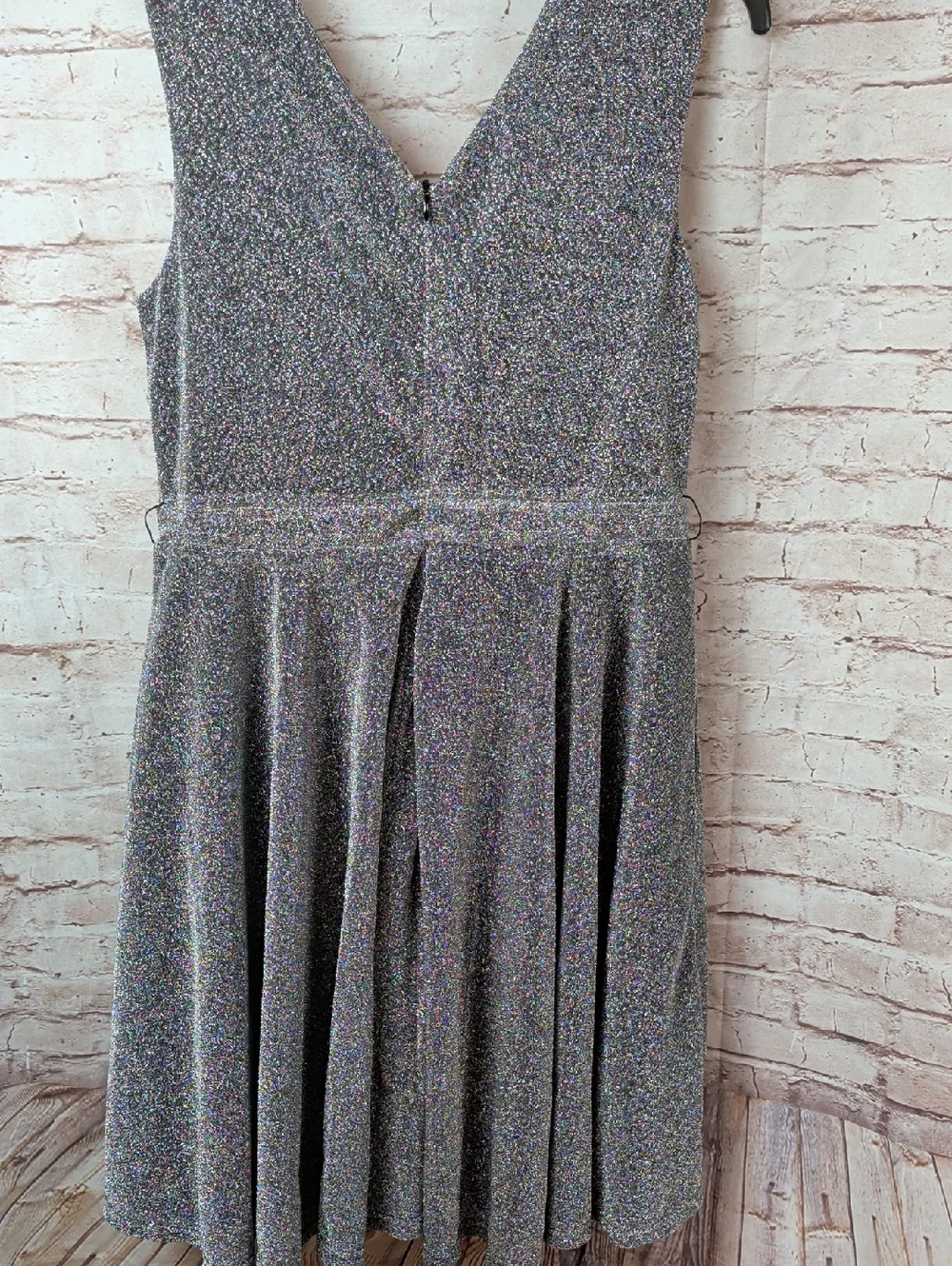 Apricot Silver Sparkle V-Neck Sleeveless Party Dress Large Nwt - Picture 8 of 10